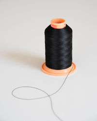 Fine Treat (Fäden), einzelne Spule dieser Farbe – Black