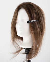 Lace Closure, getragen auf Kopfmodell, Gesamtansicht – Mocha Velvet