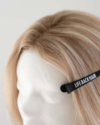 Lace Closure, getragen auf Kopfmodell, Nahaufnahme Ansatz – Vanilla Beige