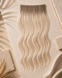 Premium Weft, Lifestyle-Aufnahme auf strukturierter Oberfläche – Arctic Pearl