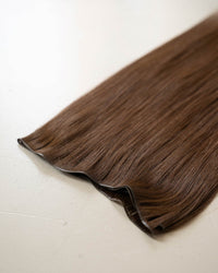Premium Weft, Nahaufnahme der Haarspitzen – Chocolate Brown