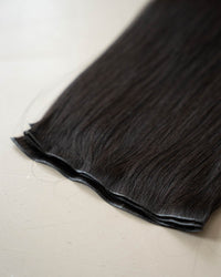 Premium Weft, Nahaufnahme der Haarspitzen – Espresso