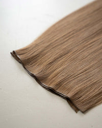 Premium Weft, Nahaufnahme der Haarspitzen – Hazelnut Brown