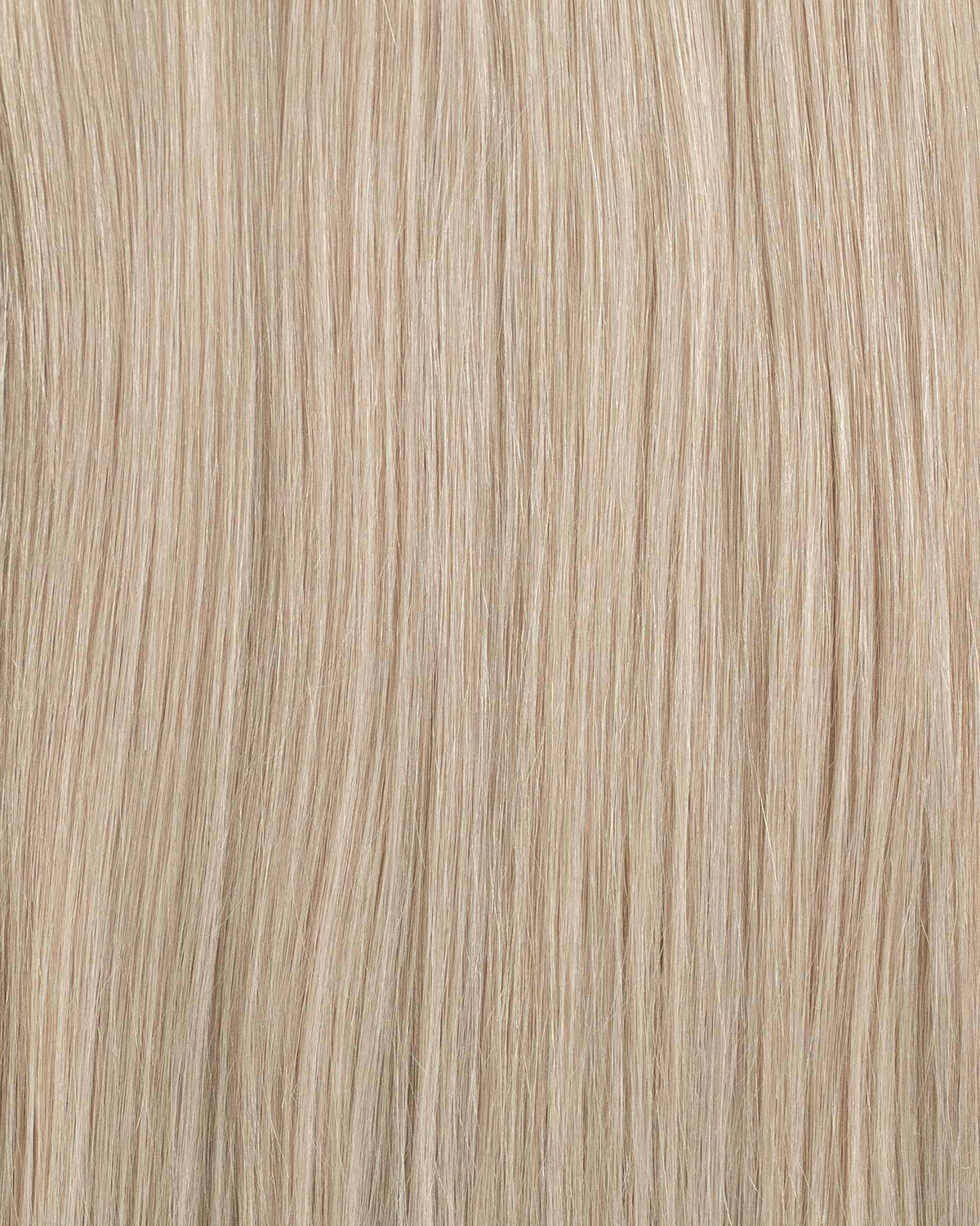 Premium Weft, Makroaufnahme der Farbstruktur – Icy Platinum Blonde