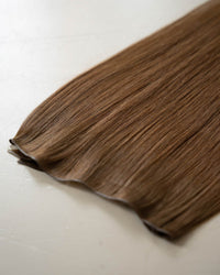 Premium Weft, Nahaufnahme der Haarspitzen – Medium Brown